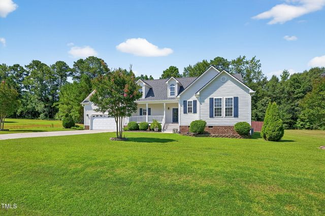 233 Meadow Hills Drive, Four Oaks, NC 27524