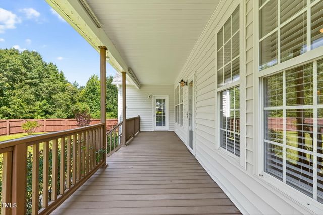 233 Meadow Hills Drive, Four Oaks, NC 27524