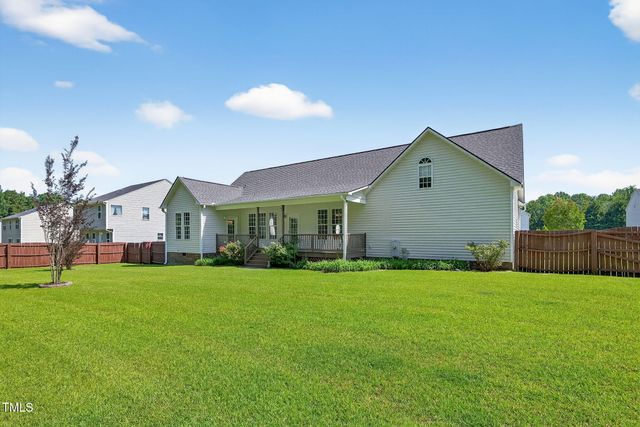 233 Meadow Hills Drive, Four Oaks, NC 27524
