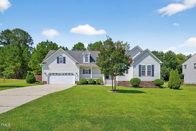 233 Meadow Hills Drive, Four Oaks, NC 27524