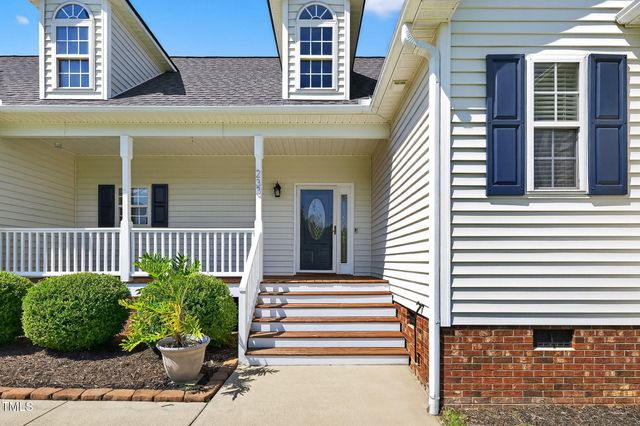 233 Meadow Hills Drive, Four Oaks, NC 27524