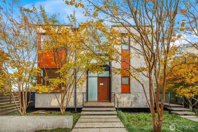 1527 E Howe Street, Seattle, WA 98112