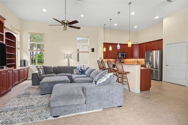9040 Paseo De Valencia ST, Fort Myers, FL 33908