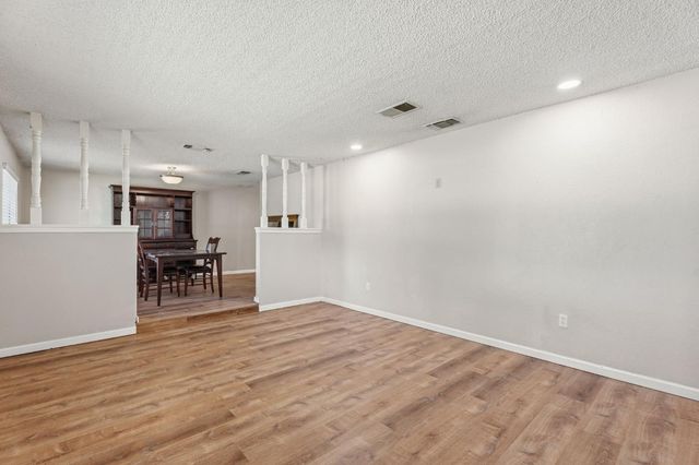 10365 E Bullard Avenue, Clovis, CA 93619