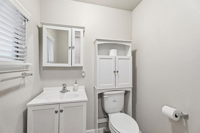 10365 E Bullard Avenue, Clovis, CA 93619