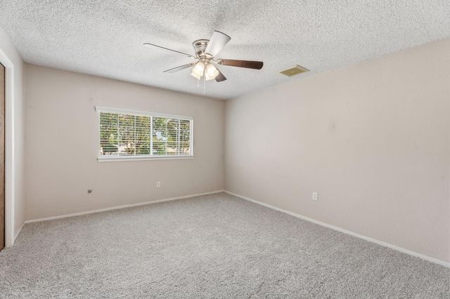 10365 E Bullard Avenue, Clovis, CA 93619
