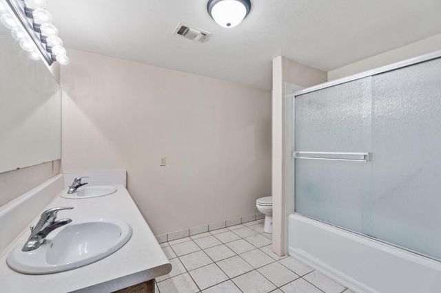 10365 E Bullard Avenue, Clovis, CA 93619