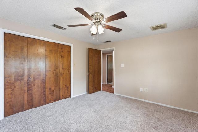 10365 E Bullard Avenue, Clovis, CA 93619