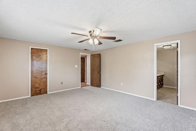 10365 E Bullard Avenue, Clovis, CA 93619