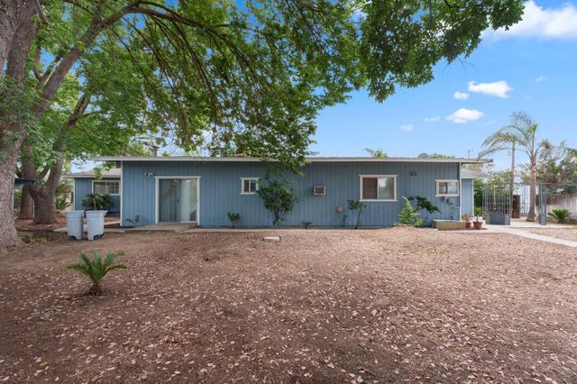 10365 E Bullard Avenue, Clovis, CA 93619