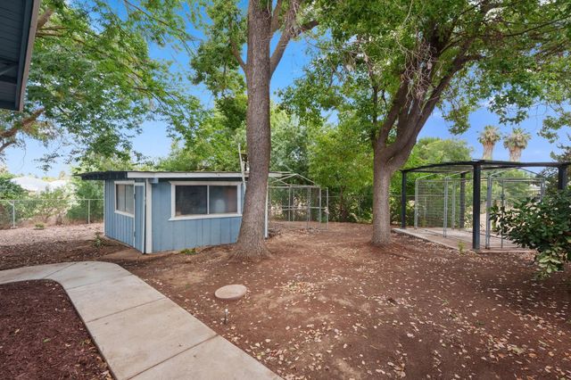 10365 E Bullard Avenue, Clovis, CA 93619