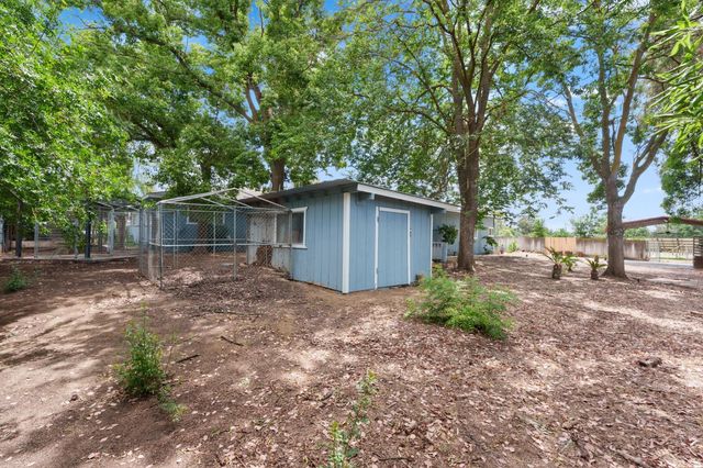 10365 E Bullard Avenue, Clovis, CA 93619