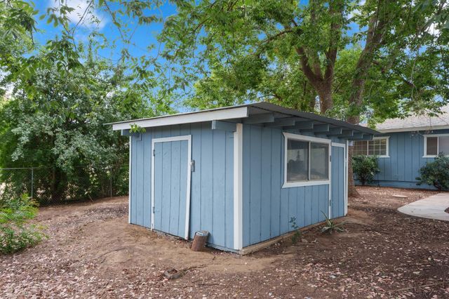 10365 E Bullard Avenue, Clovis, CA 93619
