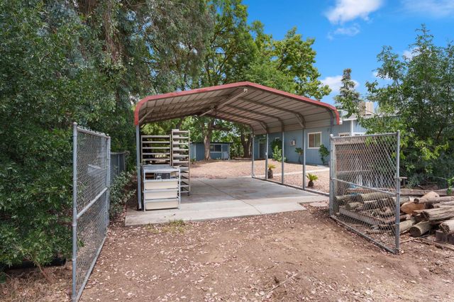 10365 E Bullard Avenue, Clovis, CA 93619