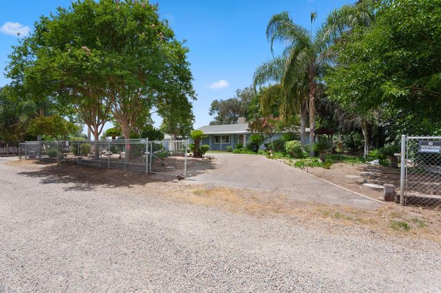 10365 E Bullard Avenue, Clovis, CA 93619