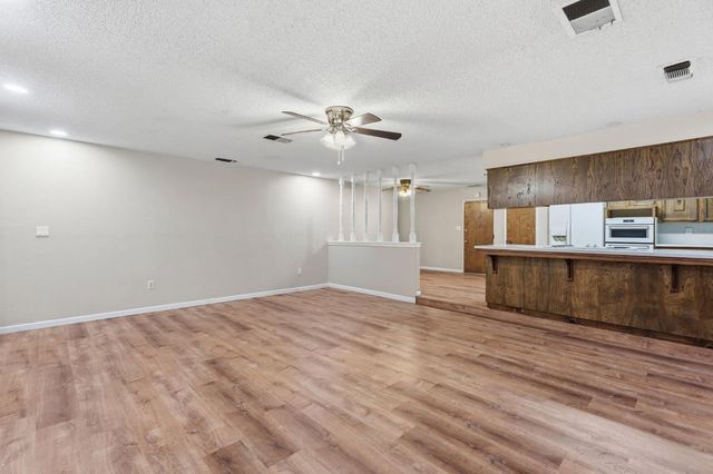 10365 E Bullard Avenue, Clovis, CA 93619