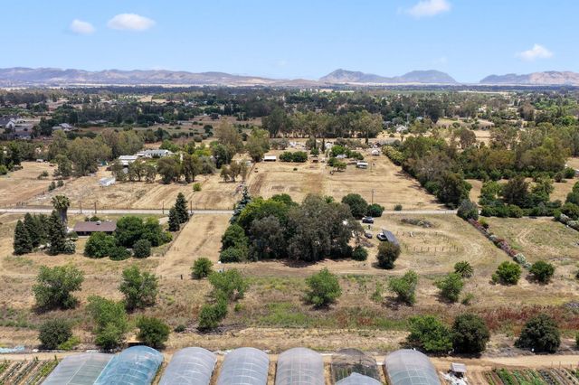 10365 E Bullard Avenue, Clovis, CA 93619
