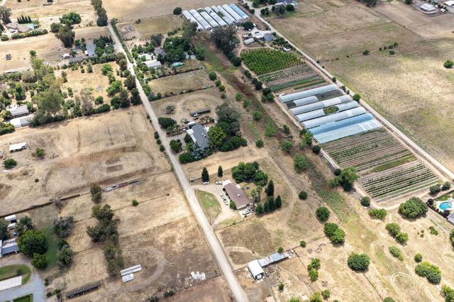 10365 E Bullard Avenue, Clovis, CA 93619