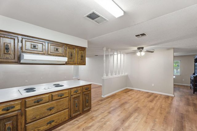 10365 E Bullard Avenue, Clovis, CA 93619