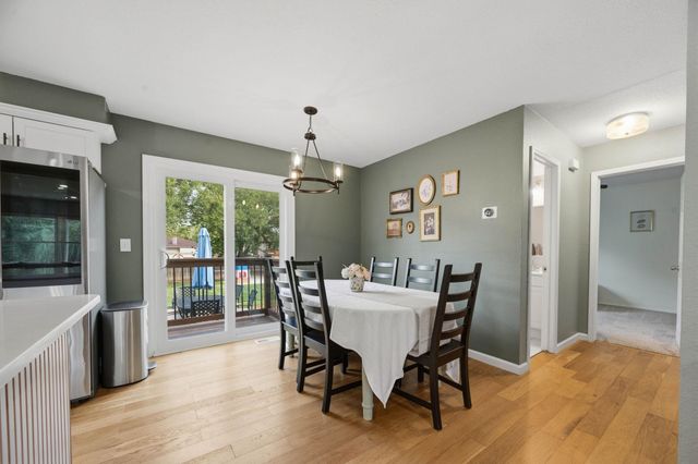 418 E Twisted Oak Rd, Derby, KS 67037
