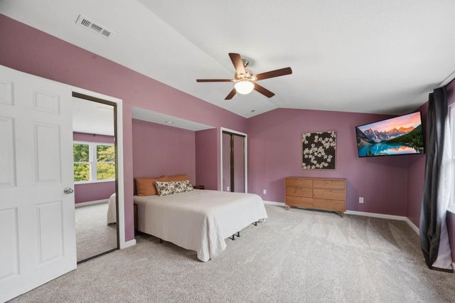 418 E Twisted Oak Rd, Derby, KS 67037