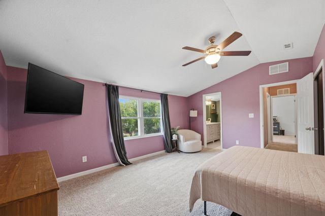 418 E Twisted Oak Rd, Derby, KS 67037