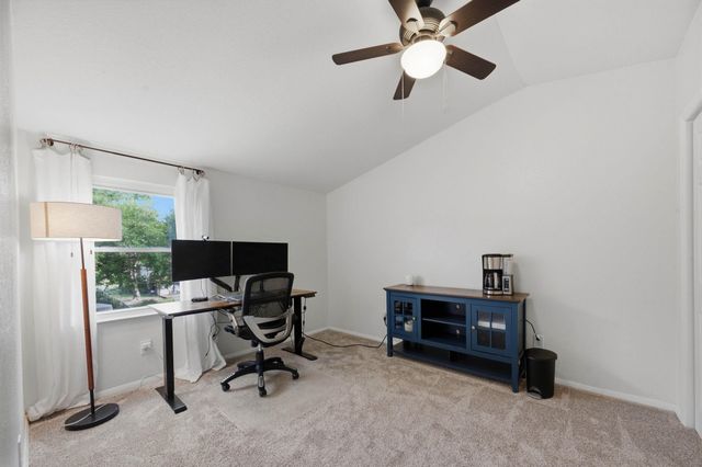 418 E Twisted Oak Rd, Derby, KS 67037
