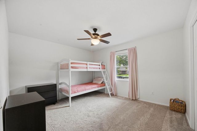 418 E Twisted Oak Rd, Derby, KS 67037