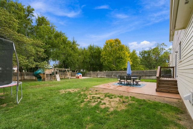 418 E Twisted Oak Rd, Derby, KS 67037