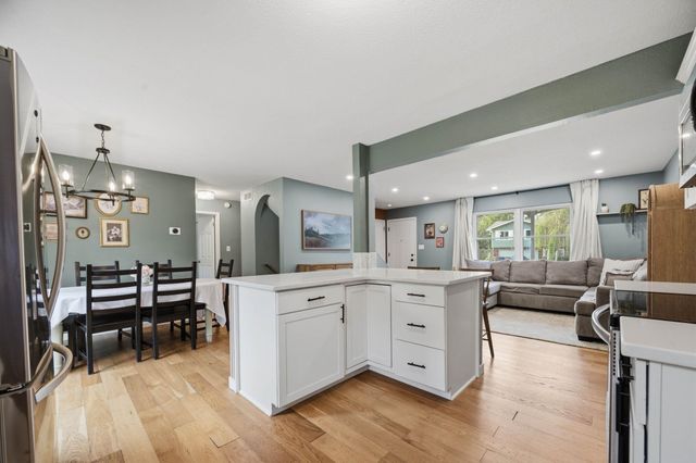 418 E Twisted Oak Rd, Derby, KS 67037