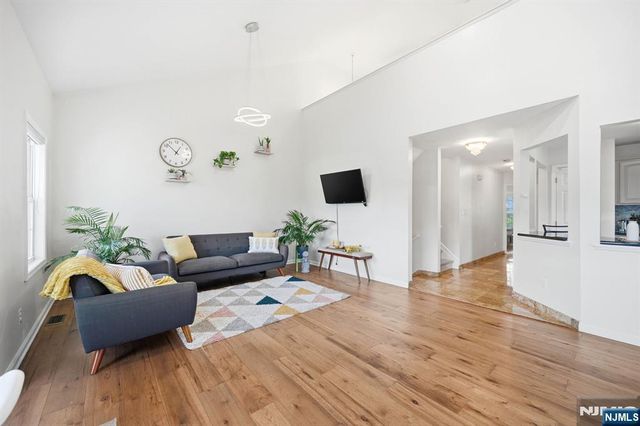 123 Barclay Drive 1132, Nutley, NJ 07110