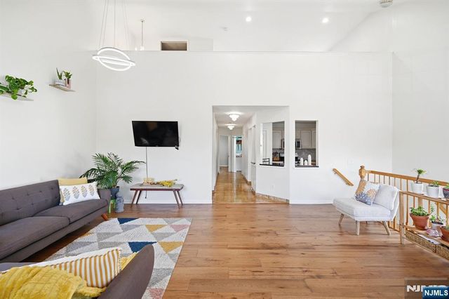 123 Barclay Drive 1132, Nutley, NJ 07110