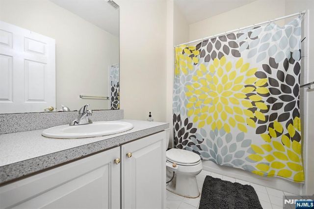 123 Barclay Drive 1132, Nutley, NJ 07110