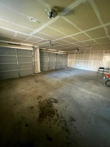 5448 E Kaviland Avenue, Fresno, CA 93727