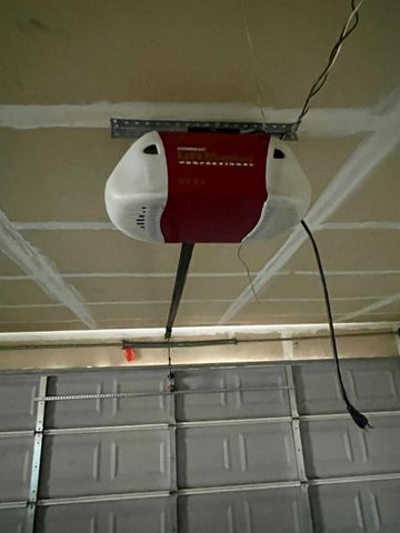 5448 E Kaviland Avenue, Fresno, CA 93727