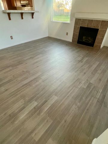 5448 E Kaviland Avenue, Fresno, CA 93727