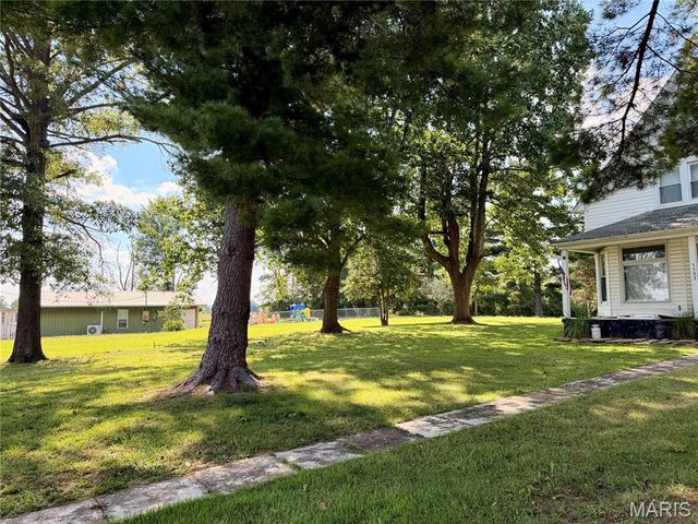 5593 Highway 32 5587, Farmington, MO 63640