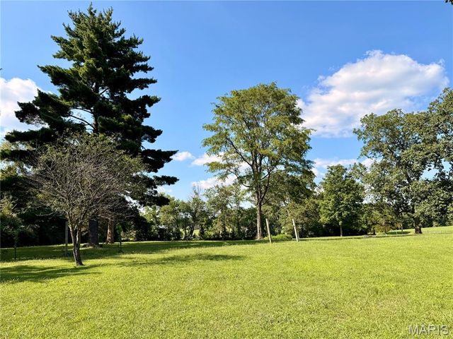 5593 Highway 32 5587, Farmington, MO 63640