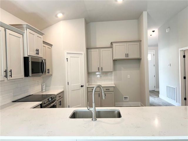 4050 Leighton Place Drive, Mobile, AL 36693