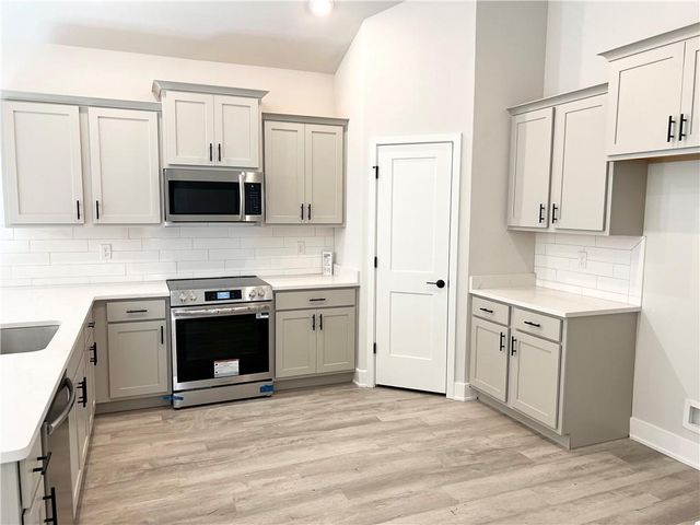 4050 Leighton Place Drive, Mobile, AL 36693