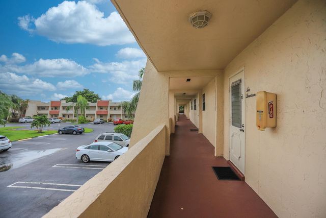 2500 Fiore Way 203-a, Delray Beach, FL 33445