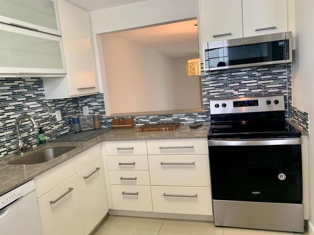 2500 Fiore Way 203-a, Delray Beach, FL 33445
