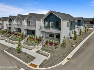 1037 E RAILROAD AVENUE, Post Falls, ID 83854
