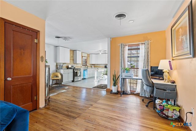 2818 W Avenue H, Temple, TX 76504