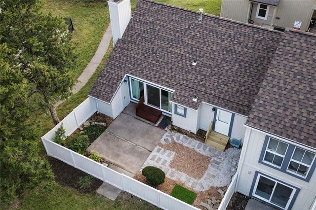 12201 W 79th Terrace, Lenexa, KS 66215