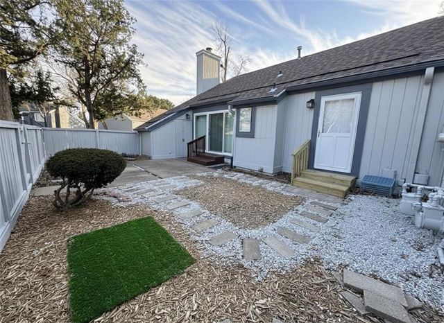 12201 W 79th Terrace, Lenexa, KS 66215