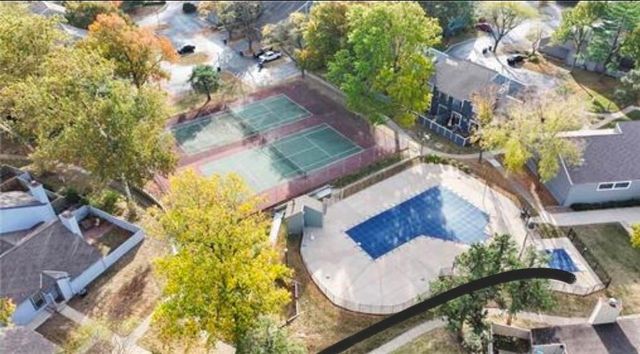 12201 W 79th Terrace, Lenexa, KS 66215