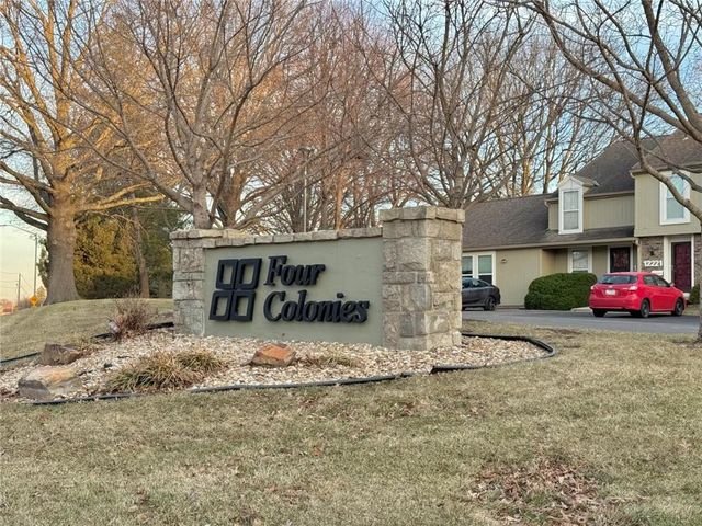 12201 W 79th Terrace, Lenexa, KS 66215