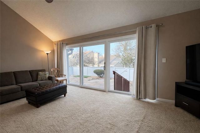 12201 W 79th Terrace, Lenexa, KS 66215