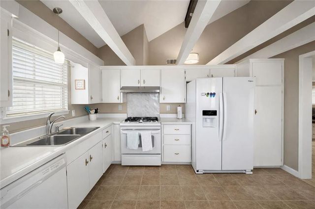 12201 W 79th Terrace, Lenexa, KS 66215